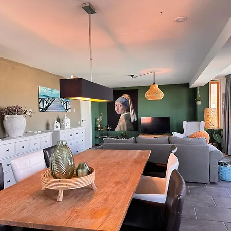 Callantsoger Staete 210 *